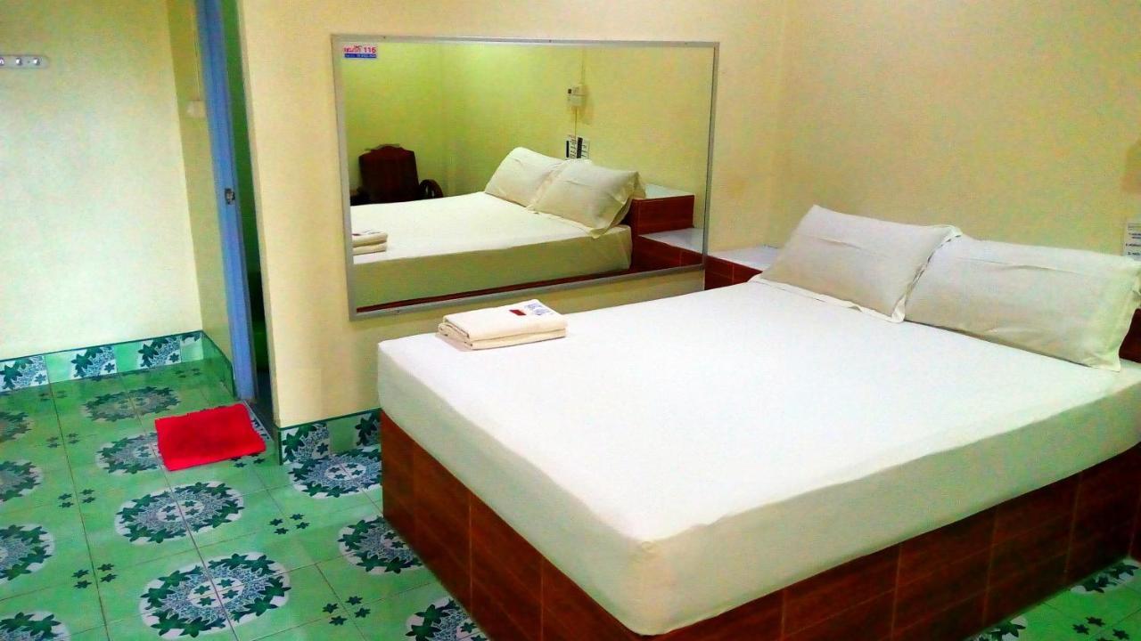 Suratthani Airport Campsite Surat Thani Exterior photo